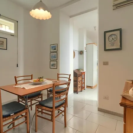 Casa Fronte Parco Apartment *